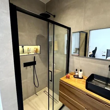 1 Ch. Luxe Apt｜coeur De Juan-les-pins｜plage A 50m Apartment *
